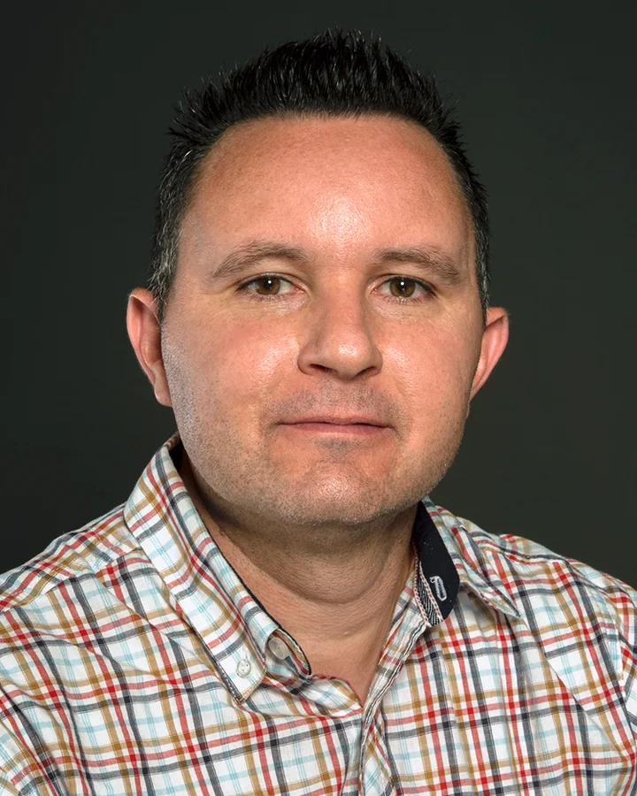 Roberto Leon